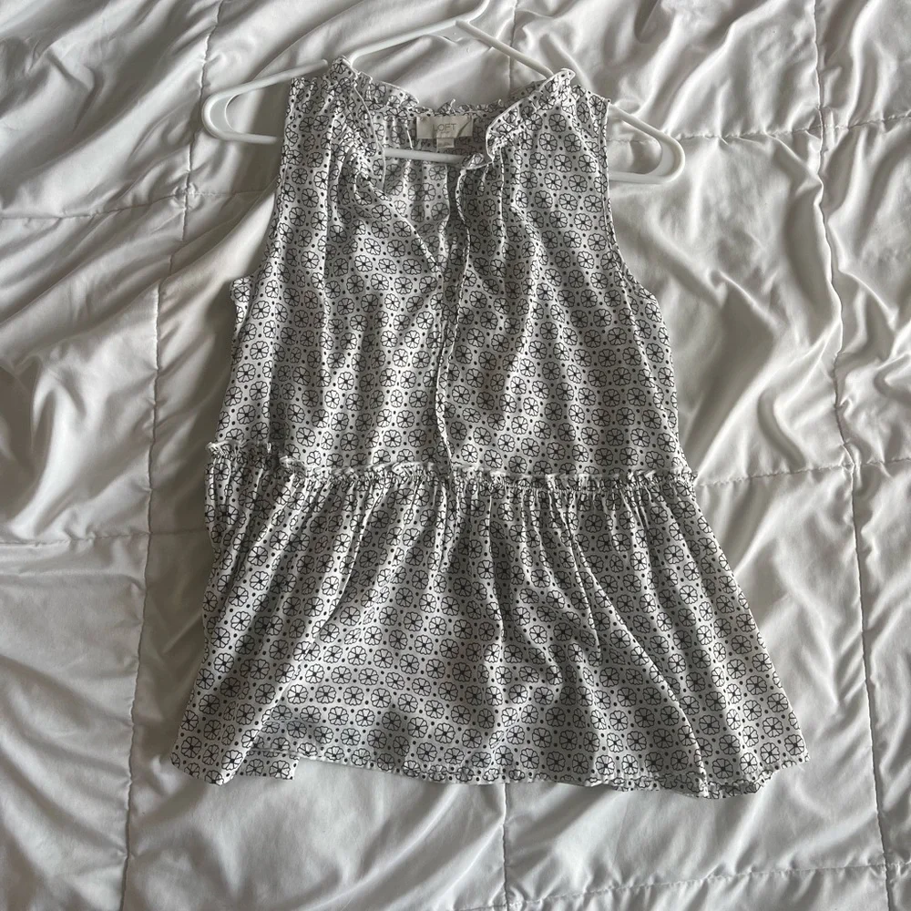 Loft Shell Tank Top - Picture 2 of 4